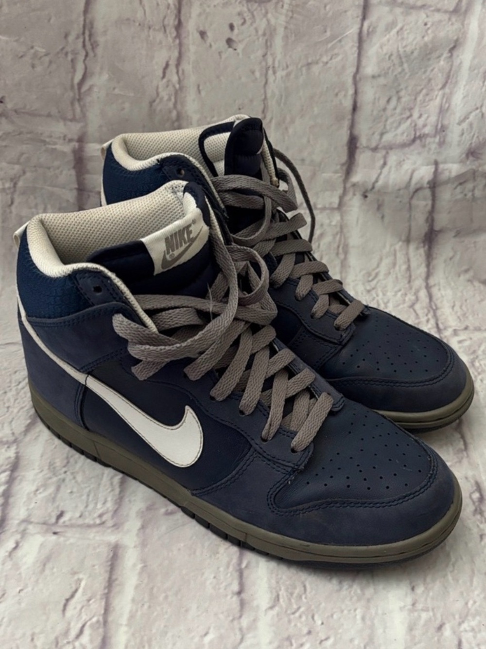 🔵Nike “LIKE NEW” Navy and White Dunk High Sneakers